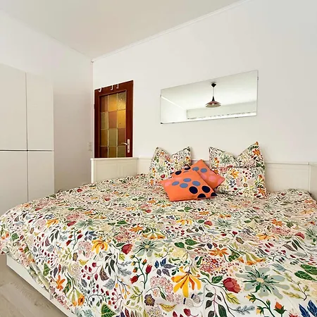 Cozy Just Steps From Train Station * لوكسمبورغ