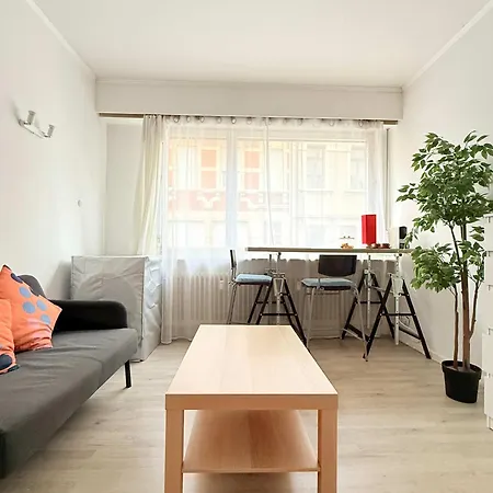Apartment Cozy Just Steps From Train Station Luxemburg