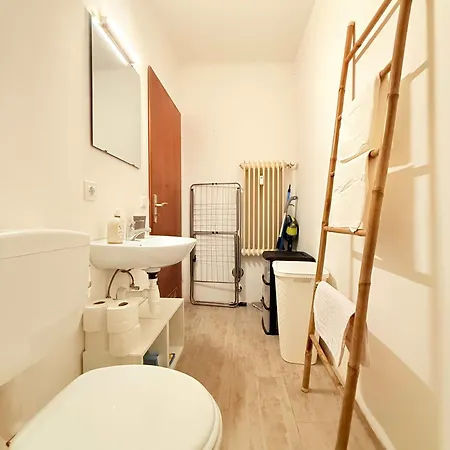 Cozy Just Steps From Train Station شقة لوكسمبورغ